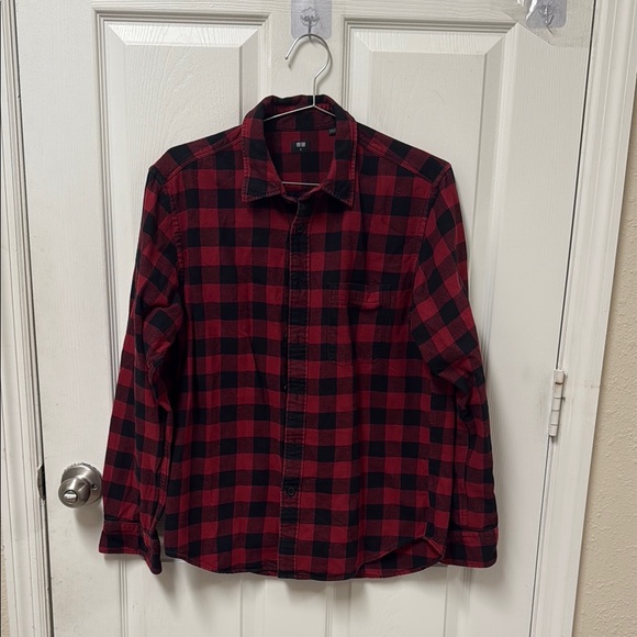 Uniqlo Other - Uniqlo Vintage Red and Black Plaid Button-Up Shirt size s #610